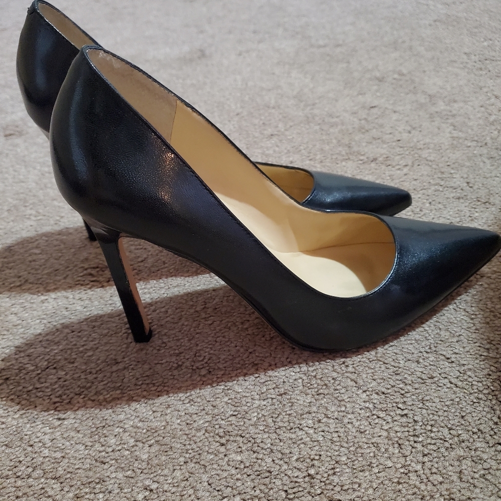 Ivanka Trump black heels